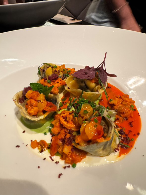 Pasta ripiena colorata fatta in casa - tradizione culinaria veneziana